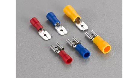 Kompletny przewodnik po złączach widełkowych: bezpieczne i niezawodne okablowanie